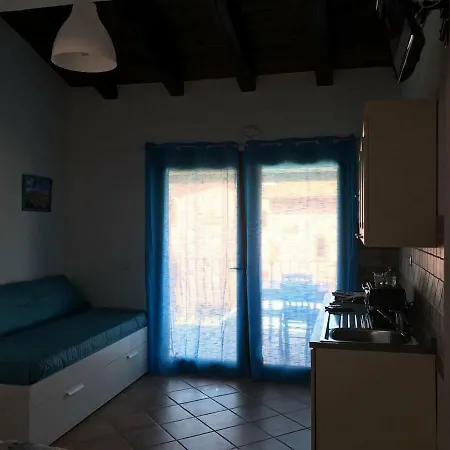 Pretty Little House Daire